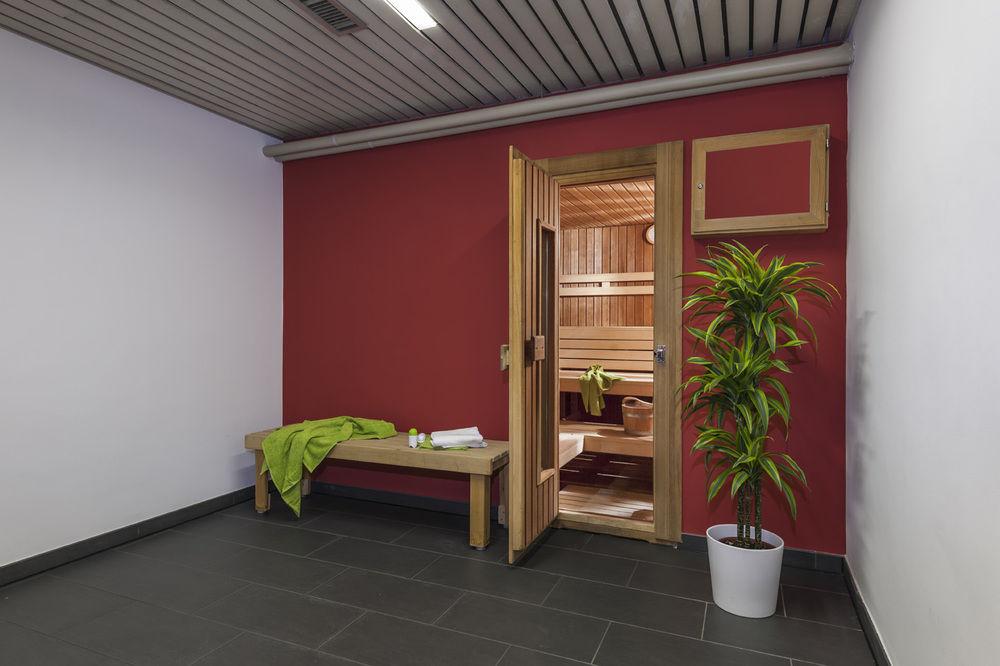Hotel Berlin Зинделфинген Екстериор снимка
