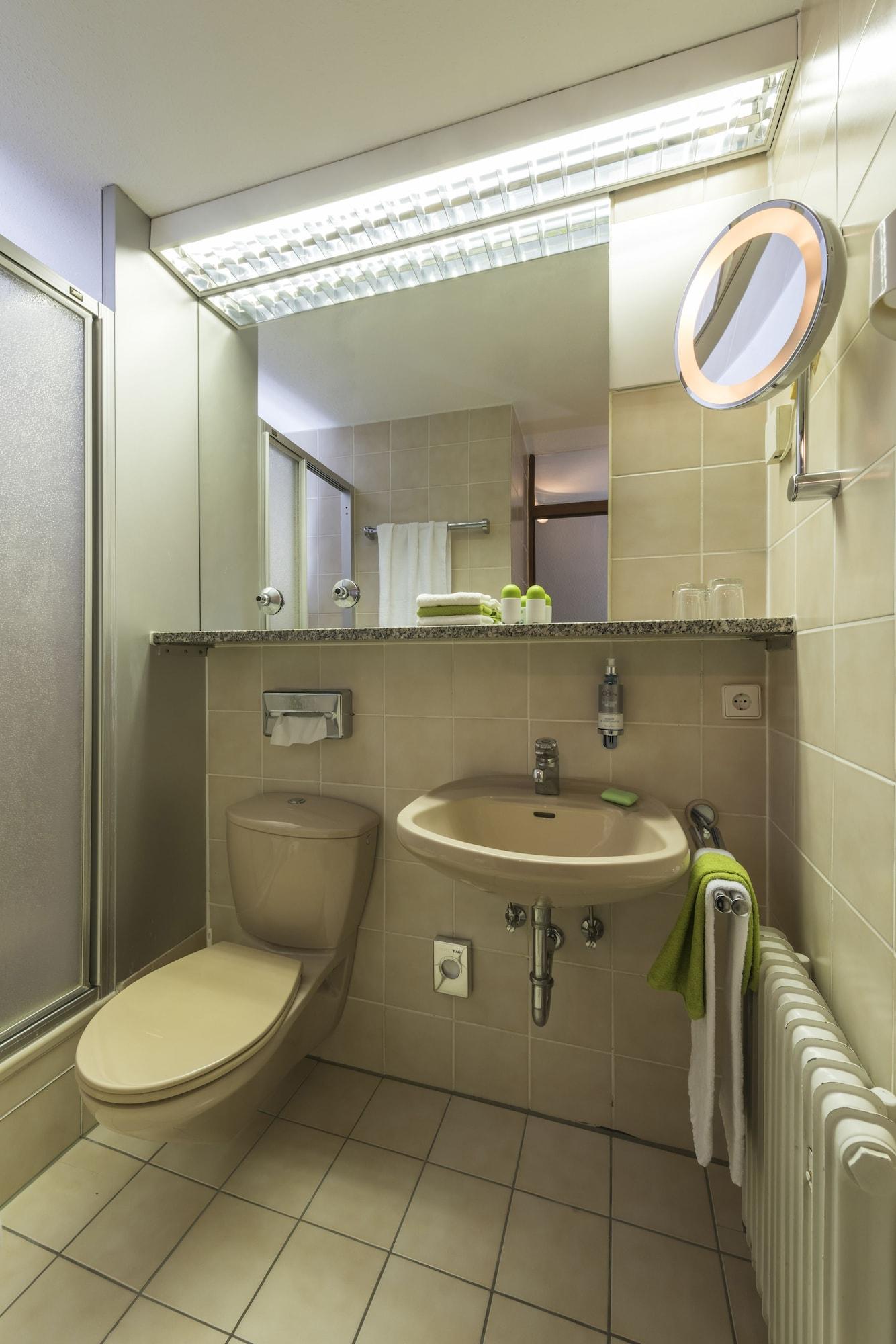 Hotel Berlin Зинделфинген Екстериор снимка