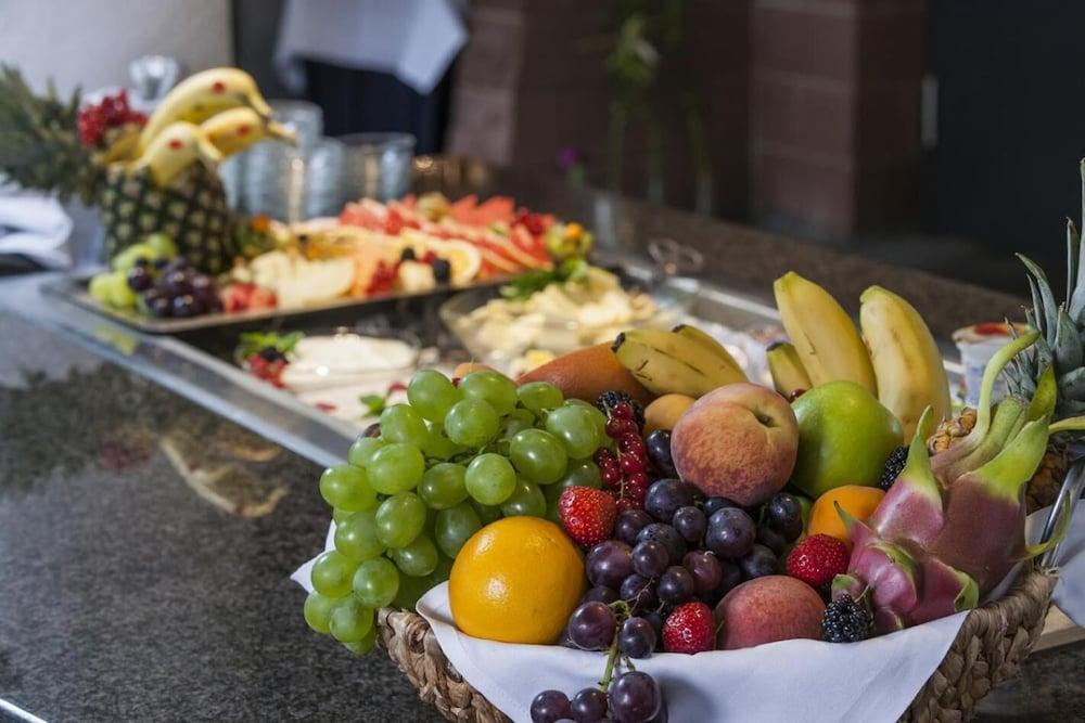 Hotel Berlin Зинделфинген Екстериор снимка
