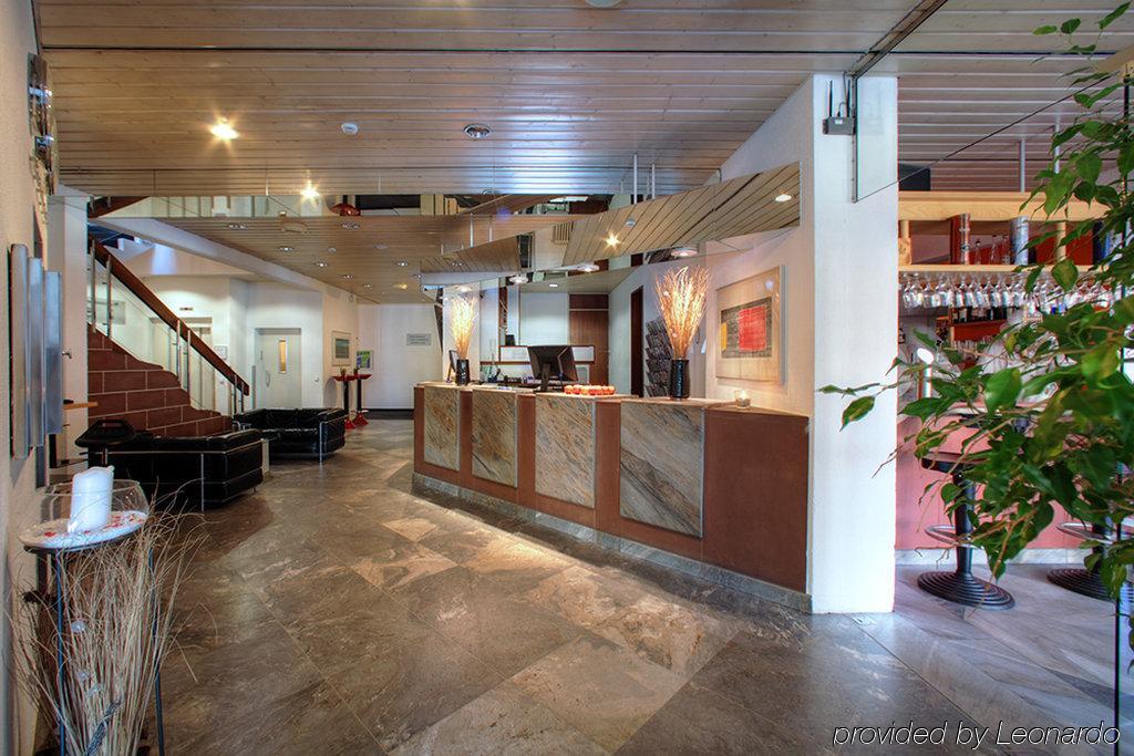 Hotel Berlin Зинделфинген Екстериор снимка