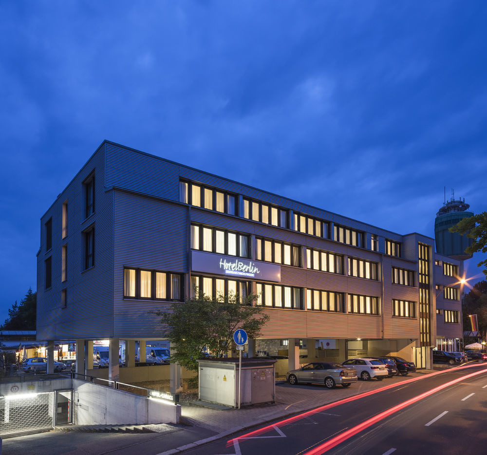 Hotel Berlin Зинделфинген Екстериор снимка