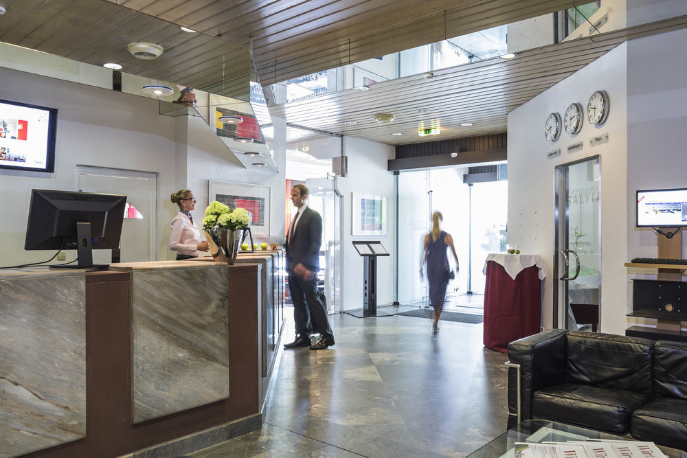 Hotel Berlin Зинделфинген Екстериор снимка
